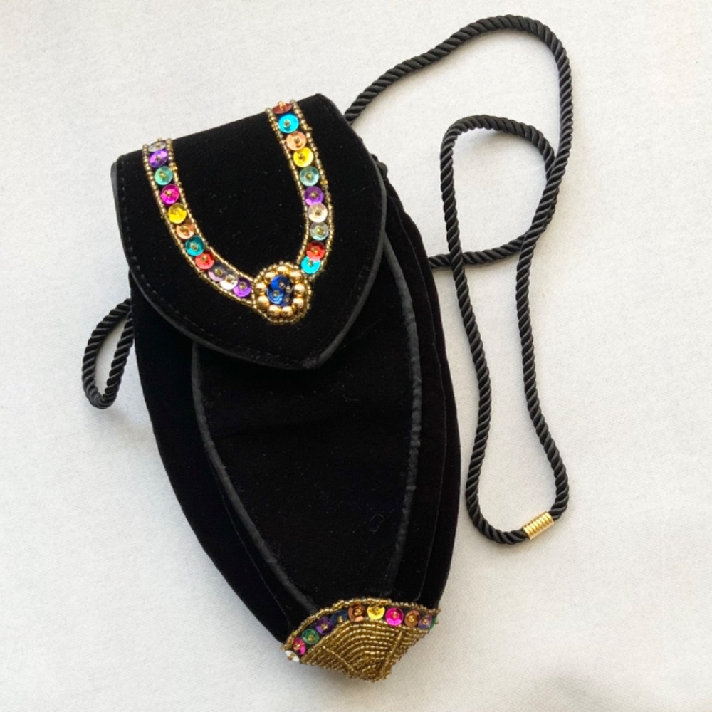 VINTAGE MAGIE NOIRE LANCÔME BLACK VELVET SEQUINED CROSSBODY EVENING BAG PURSE - Picture 4 of 9